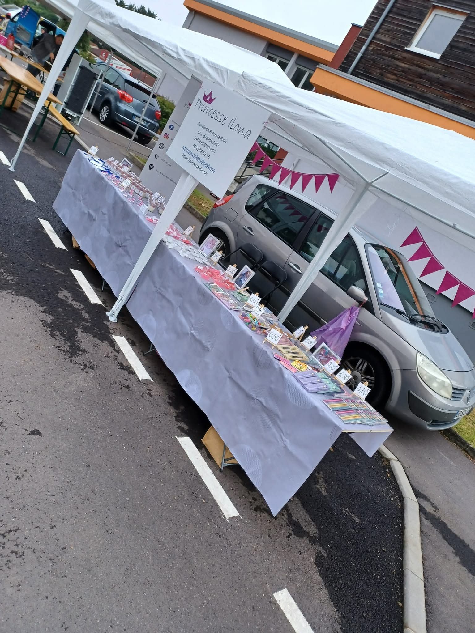 Stand de l'association sur un marché